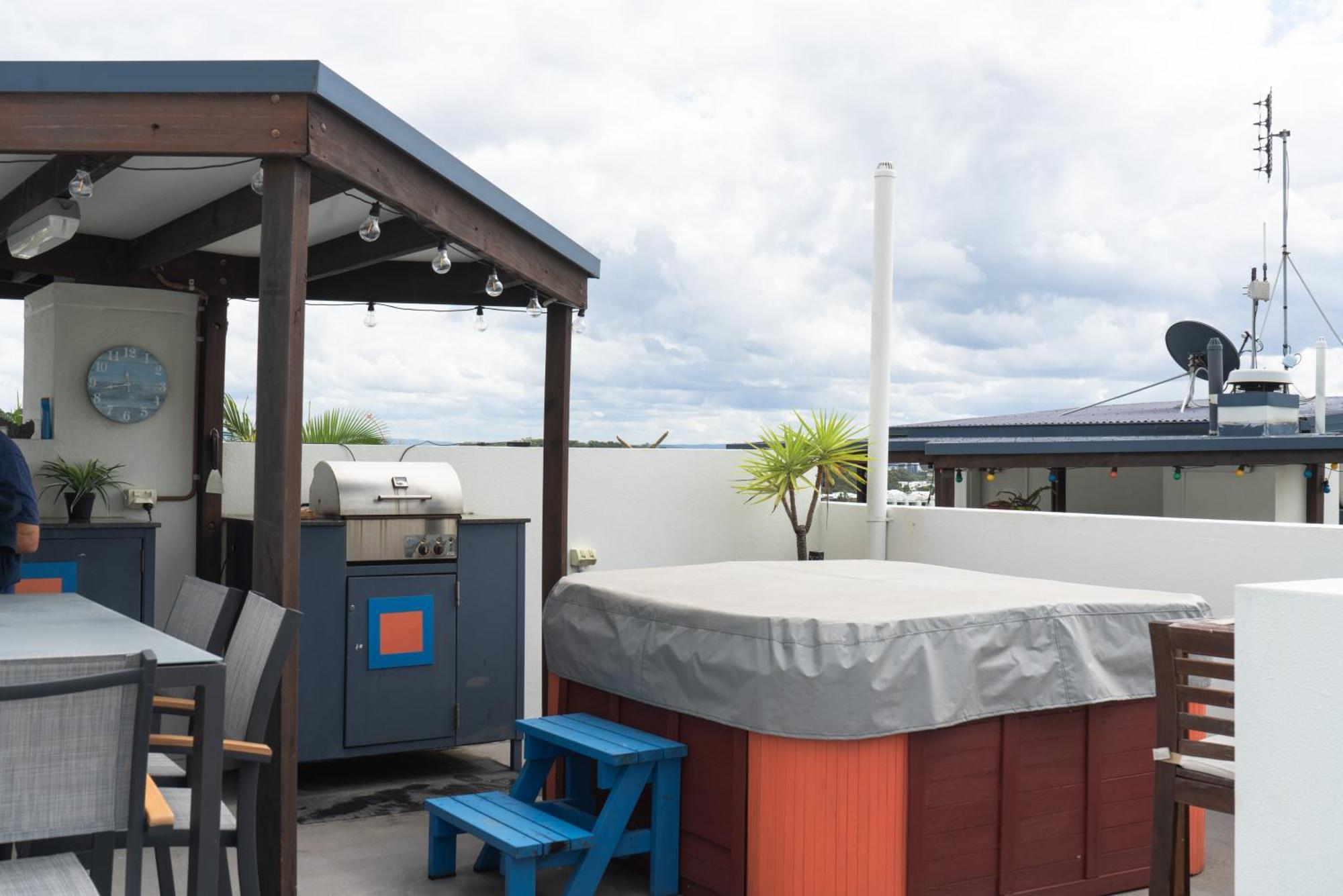 Aparthotel Ocean Vista On Alex Alexandra Headland Exterior foto