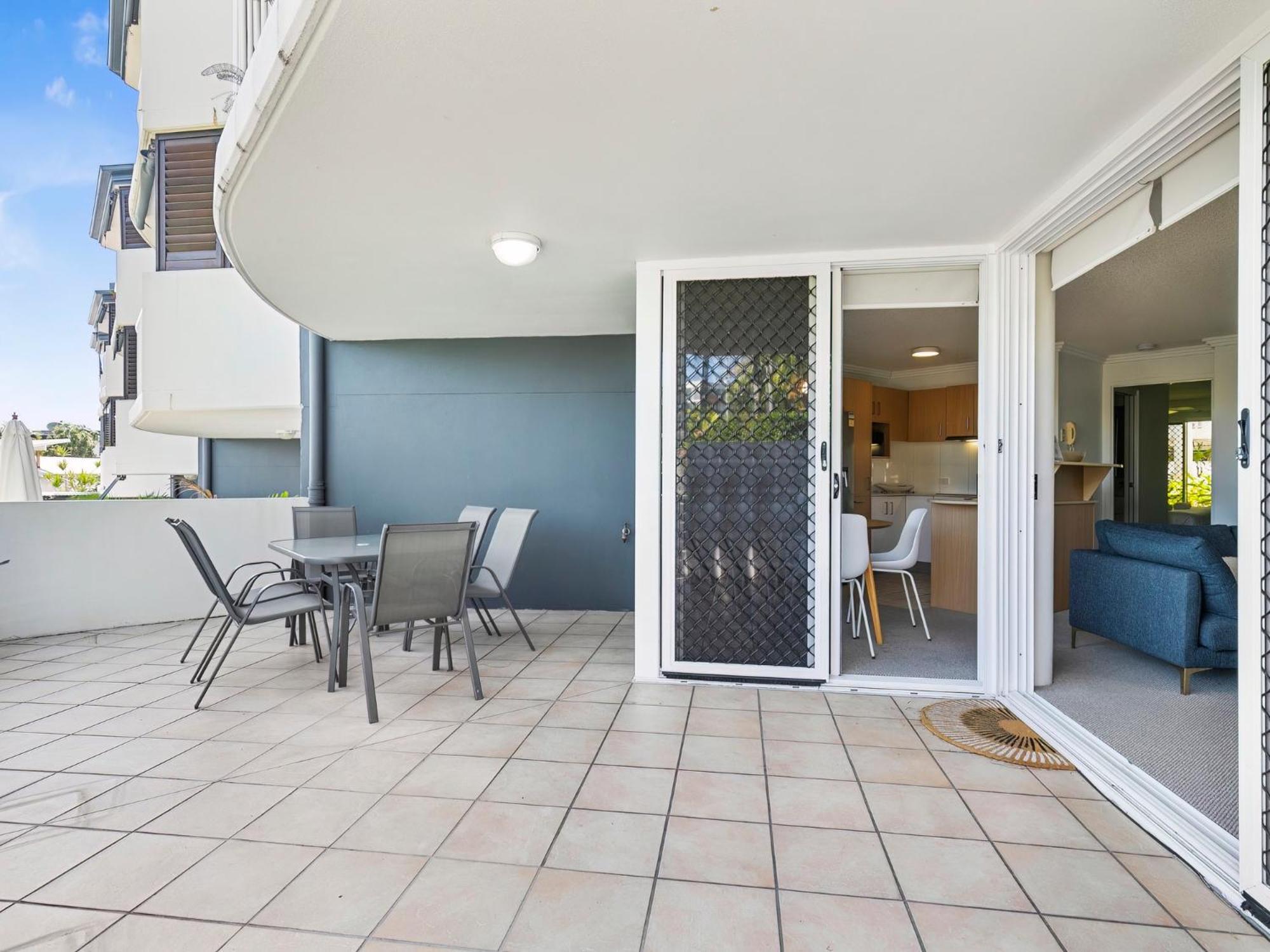 Aparthotel Ocean Vista On Alex Alexandra Headland Exterior foto